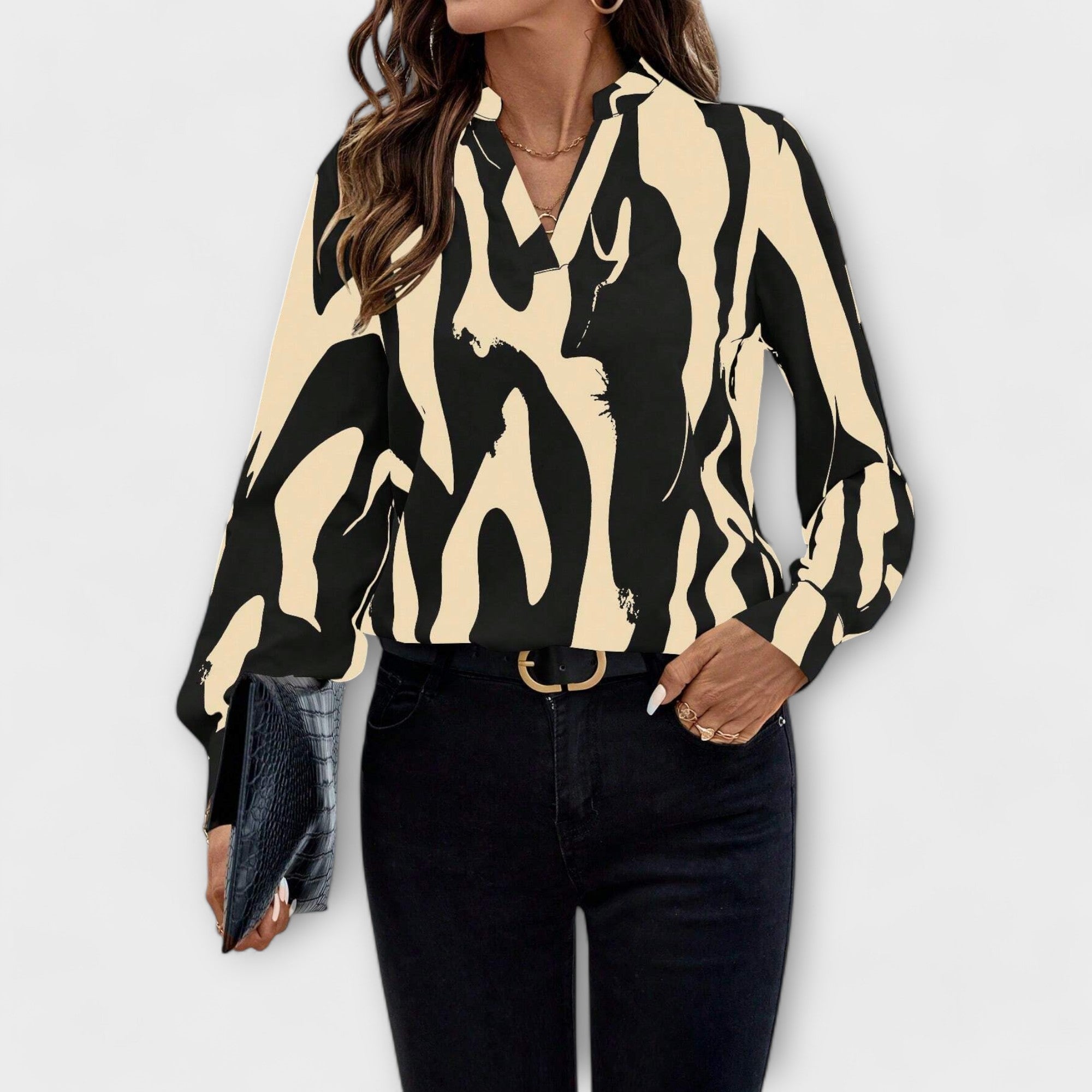 Bluzka z graficznym wzorem i eleganckim designem