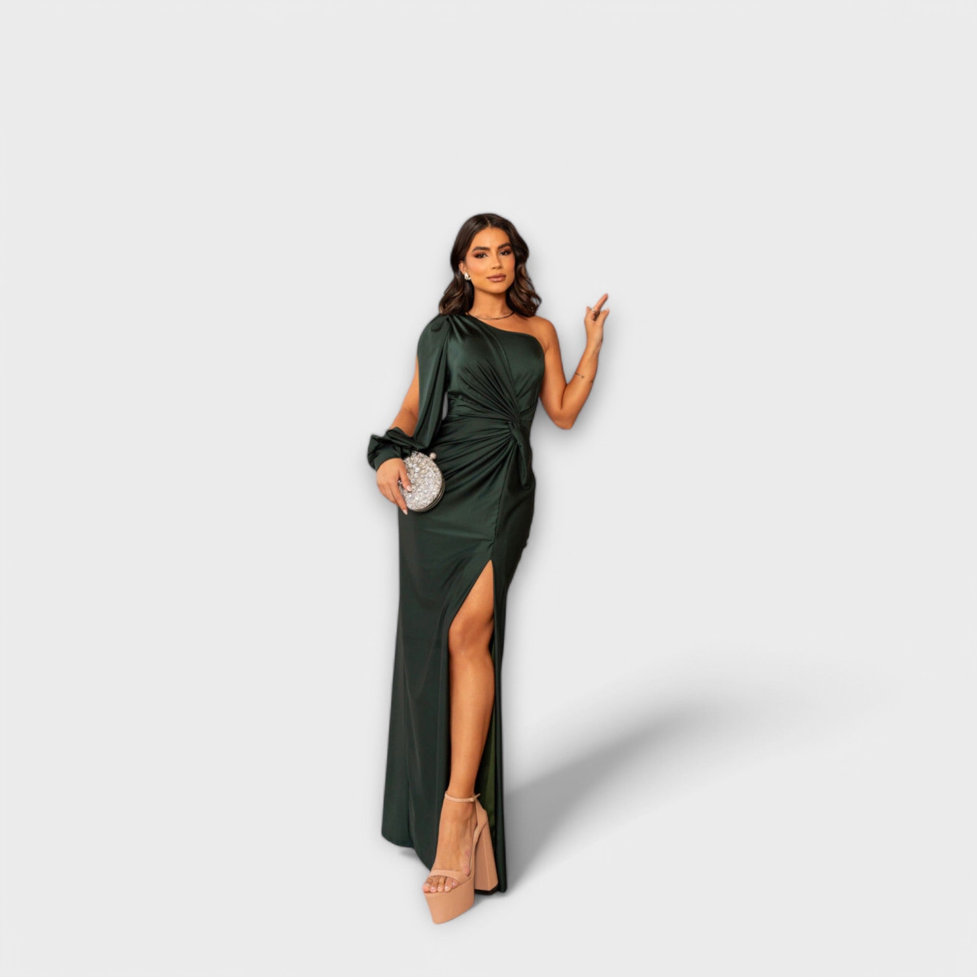 Amelia - Wdzięczna sukienka z nienaganną finezją