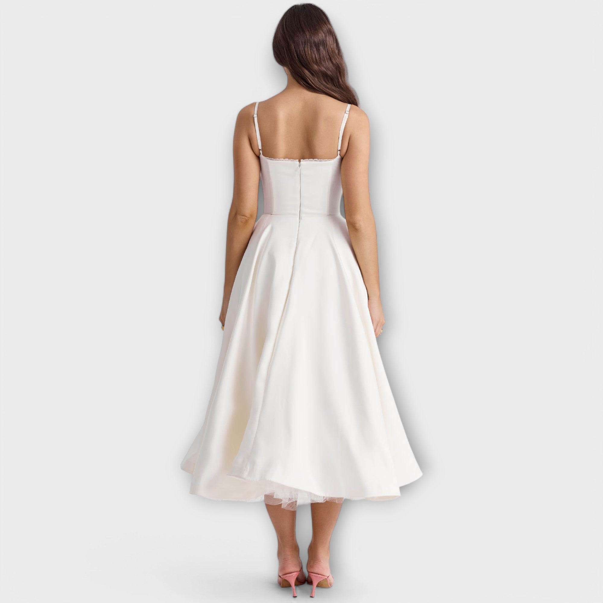 Elegancka Sukienka Midi dla Nieskazitelnego Letniego Stylu