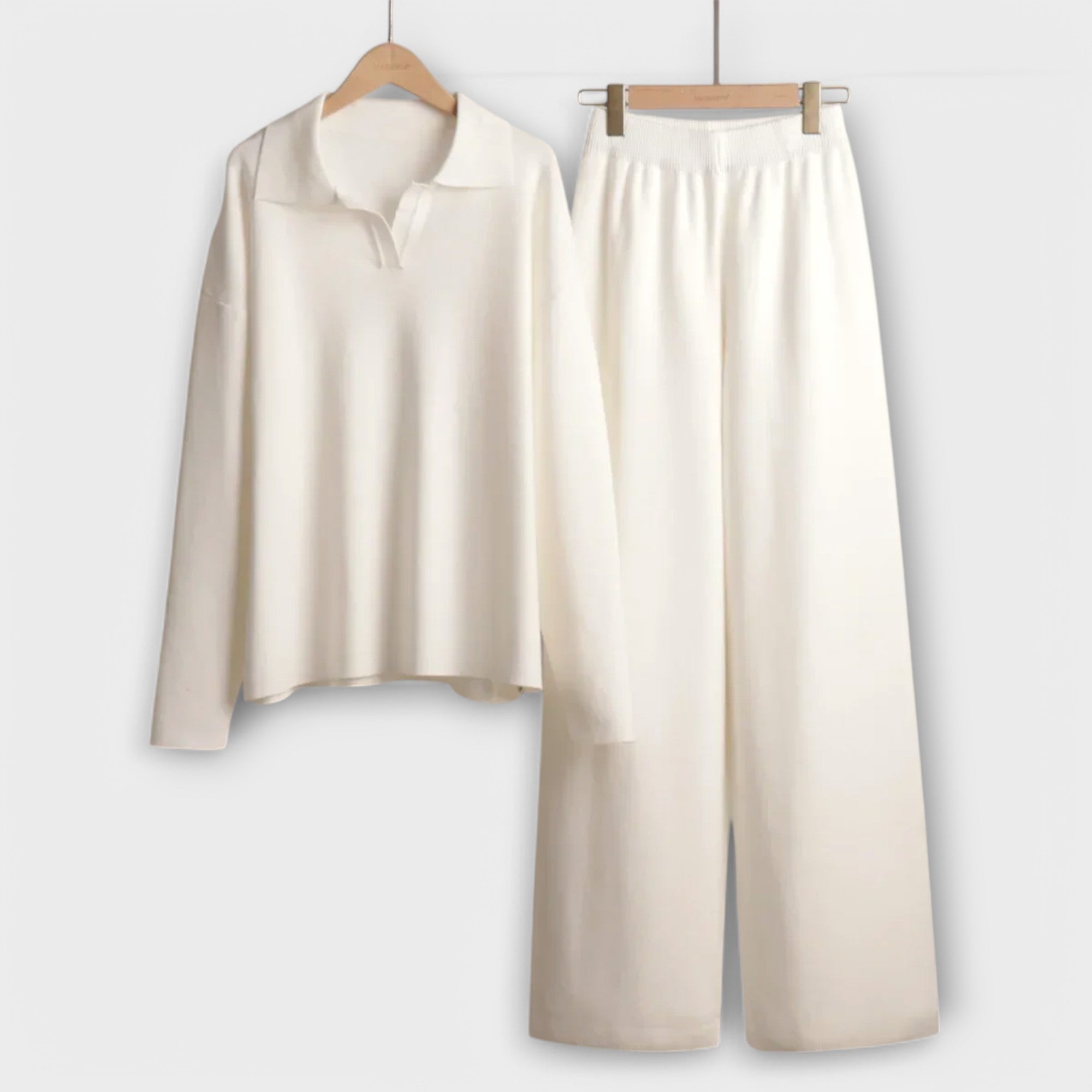 Damski komplet dzianinowy z szerokimi spodniami i luźnym swetrem