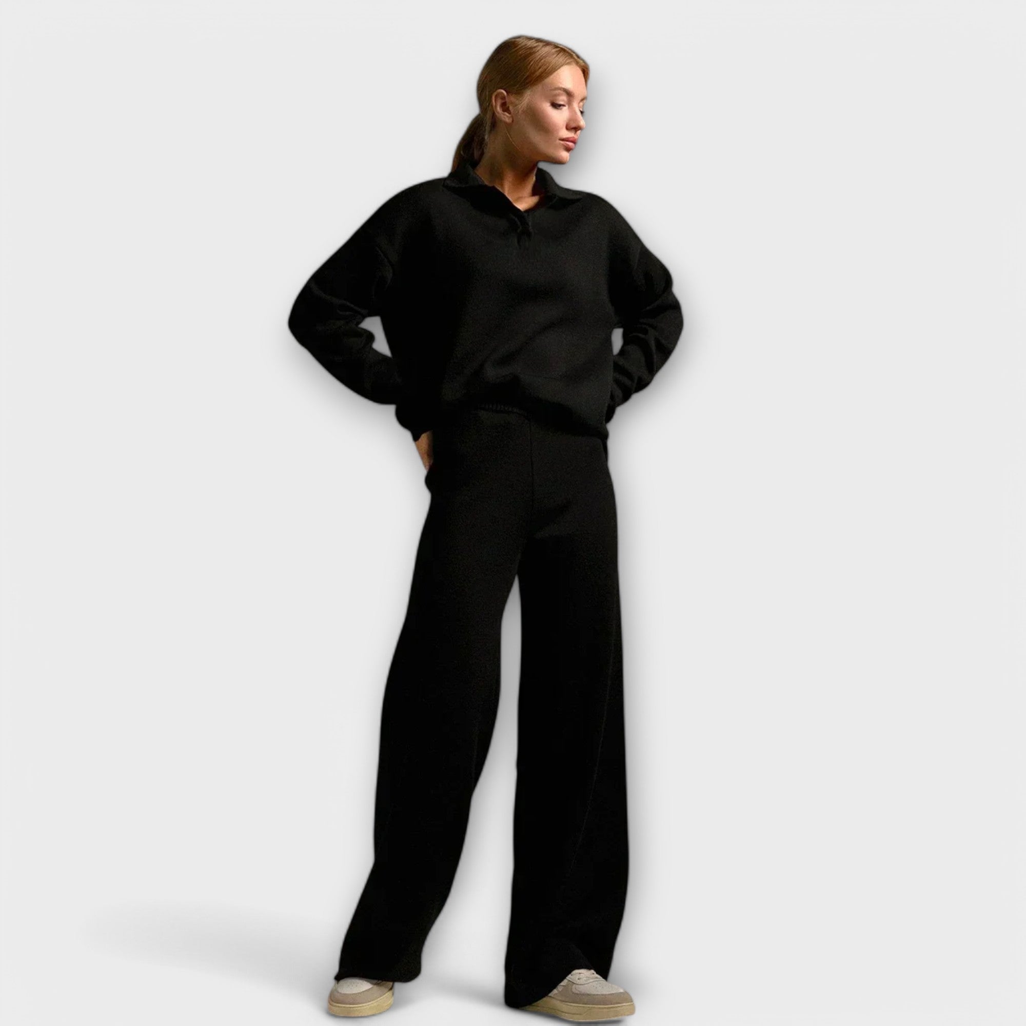 Damski komplet dzianinowy z szerokimi spodniami i luźnym swetrem