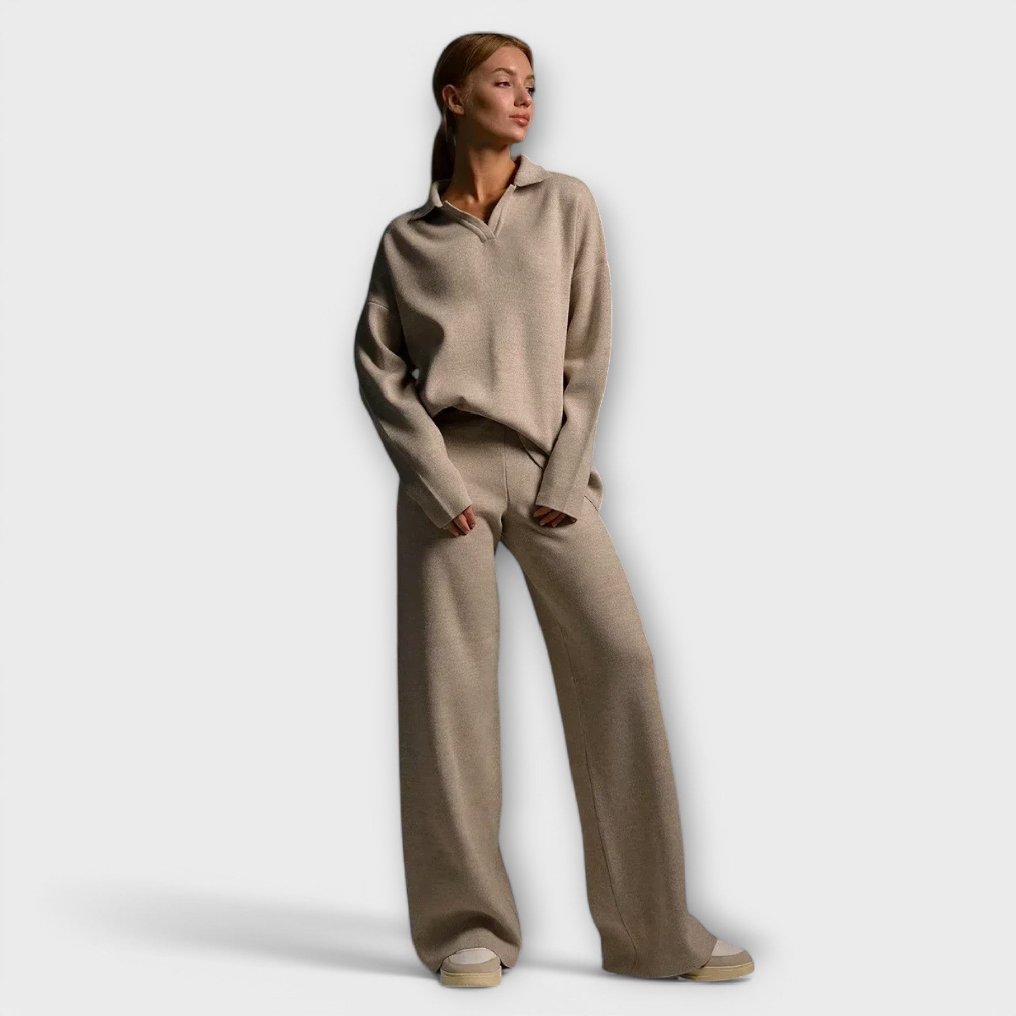 Damski komplet dzianinowy z szerokimi spodniami i luźnym swetrem