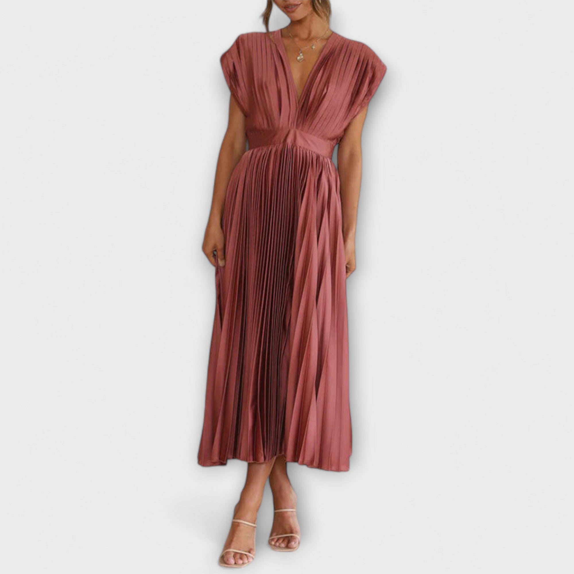 Sukienka z dekoltem w szpic