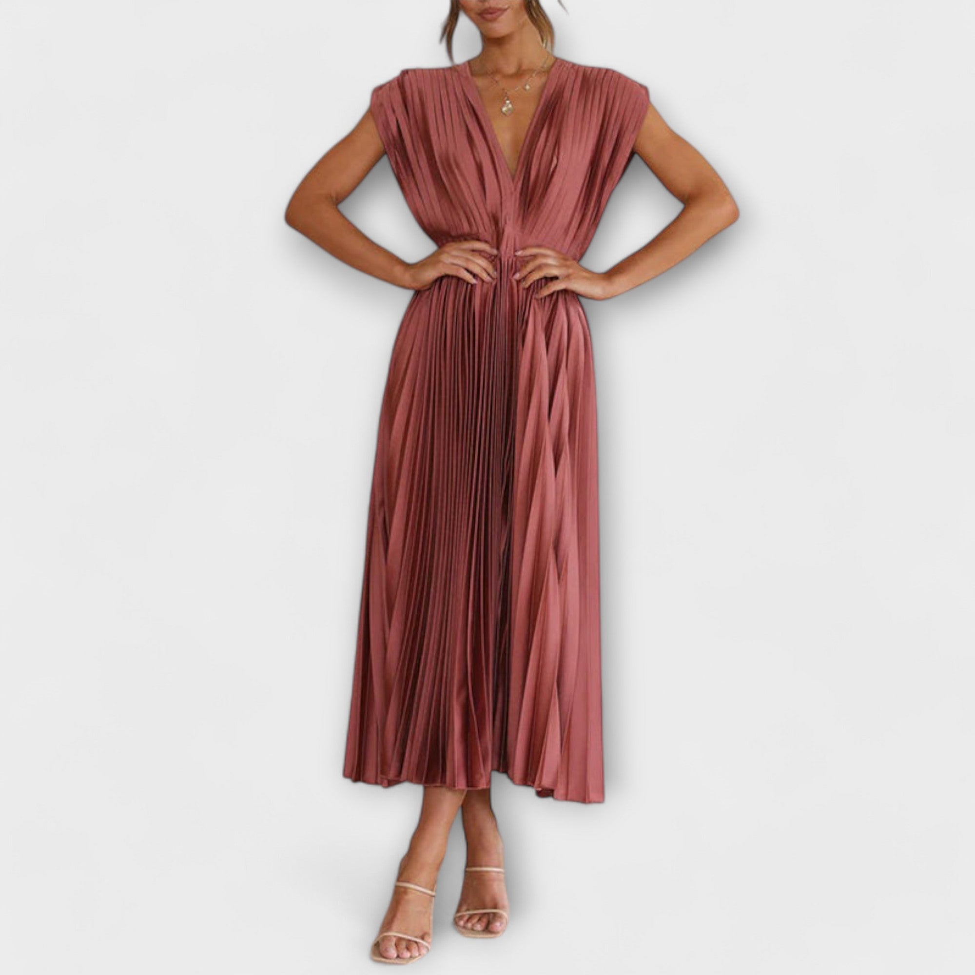 Sukienka z dekoltem w szpic