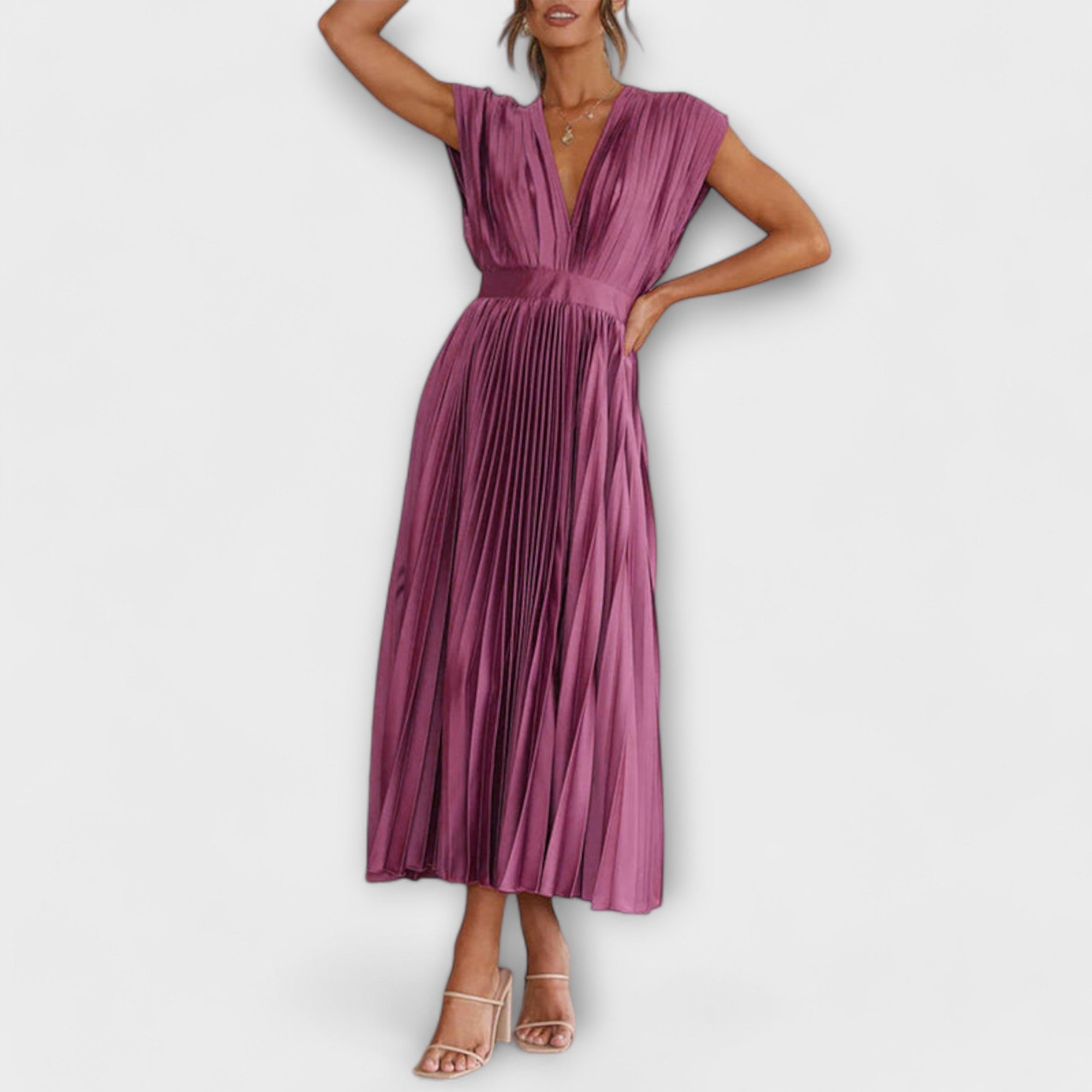 Sukienka z dekoltem w szpic