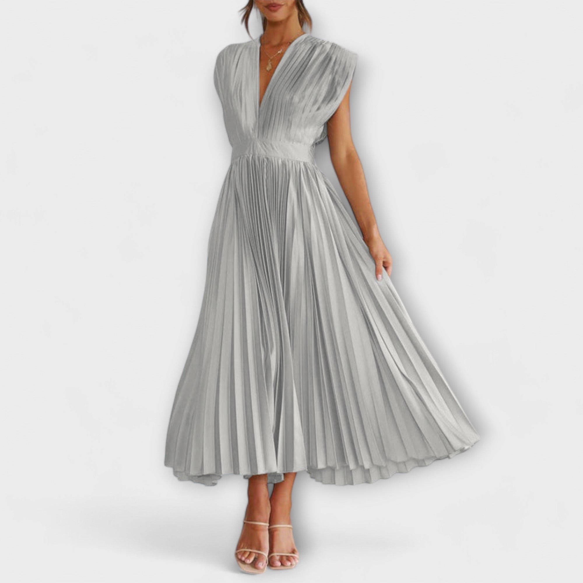 Sukienka z dekoltem w szpic