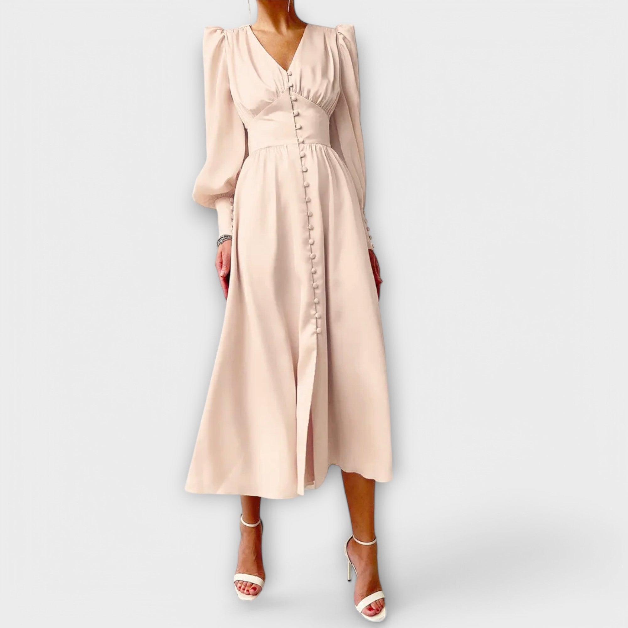 Długa satynowa sukienka z bufiastymi rękawami