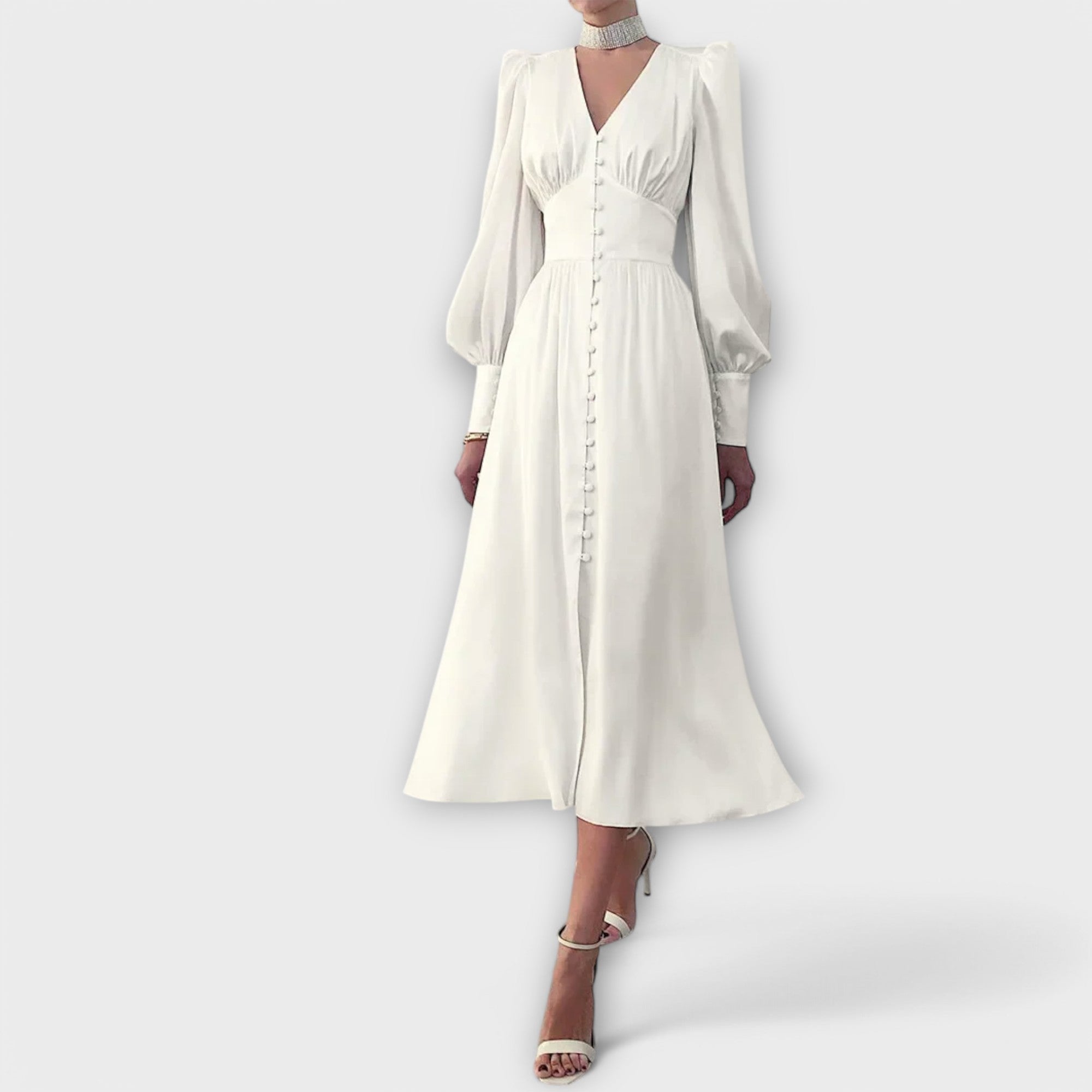 Długa satynowa sukienka z bufiastymi rękawami