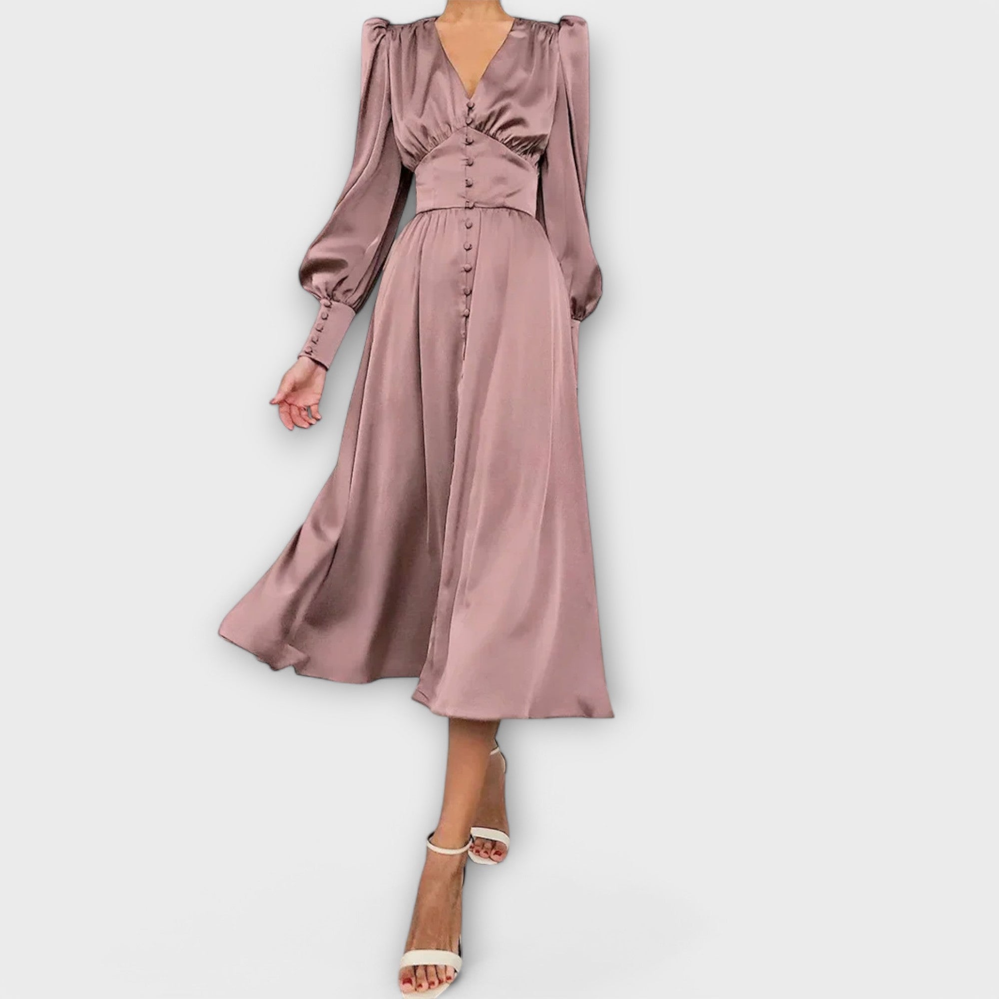 Długa satynowa sukienka z bufiastymi rękawami