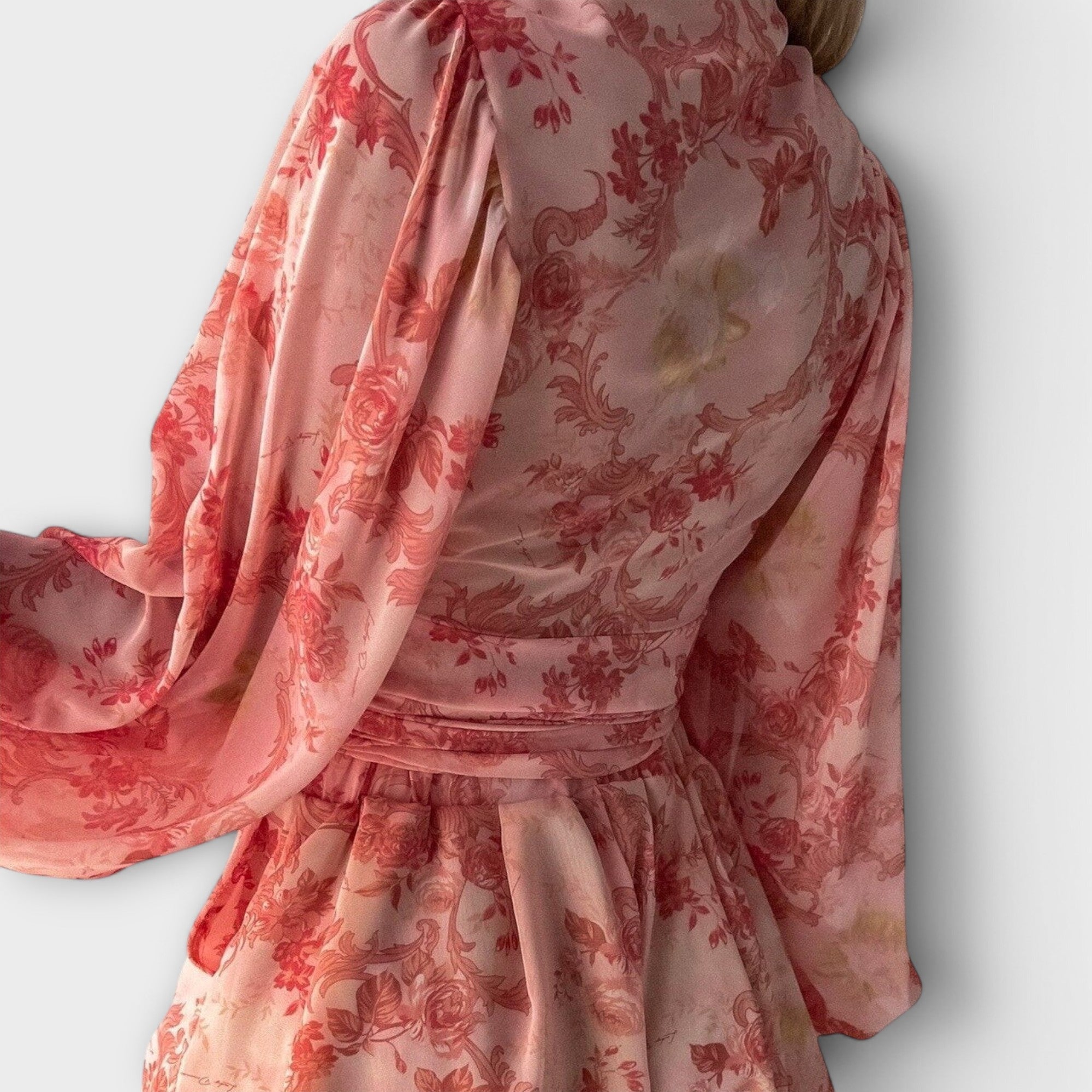 Kopertowy komplet z paskiem i długim rękawem