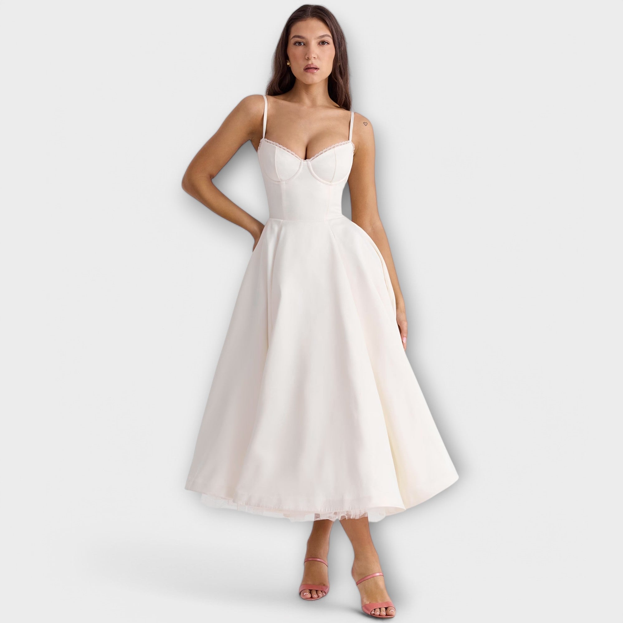 Elegancka Sukienka Midi dla Nieskazitelnego Letniego Stylu