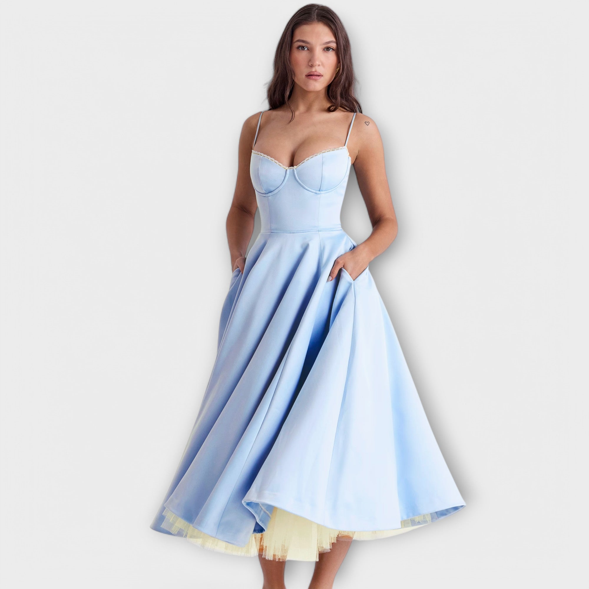 Elegancka Sukienka Midi dla Nieskazitelnego Letniego Stylu