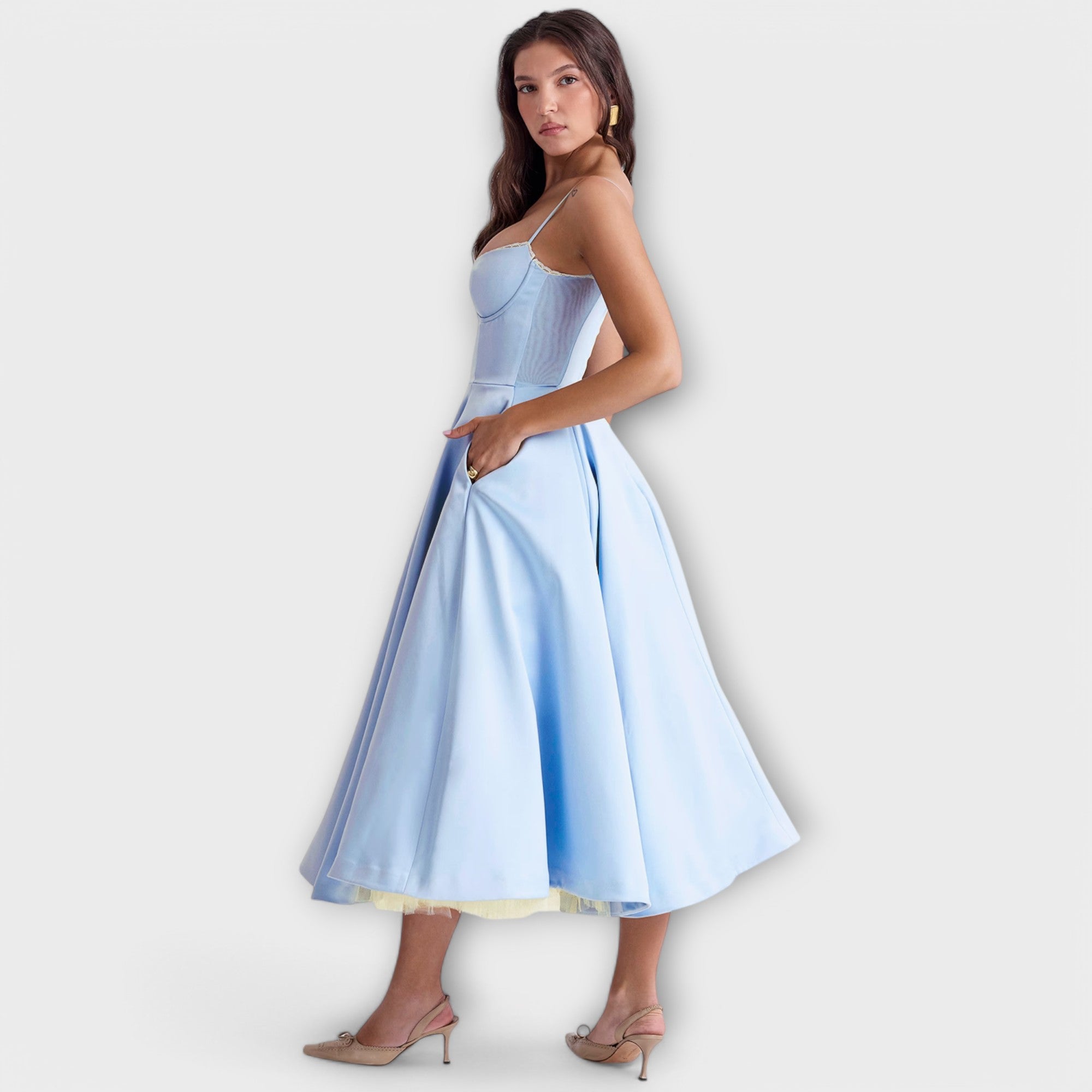 Elegancka Sukienka Midi dla Nieskazitelnego Letniego Stylu