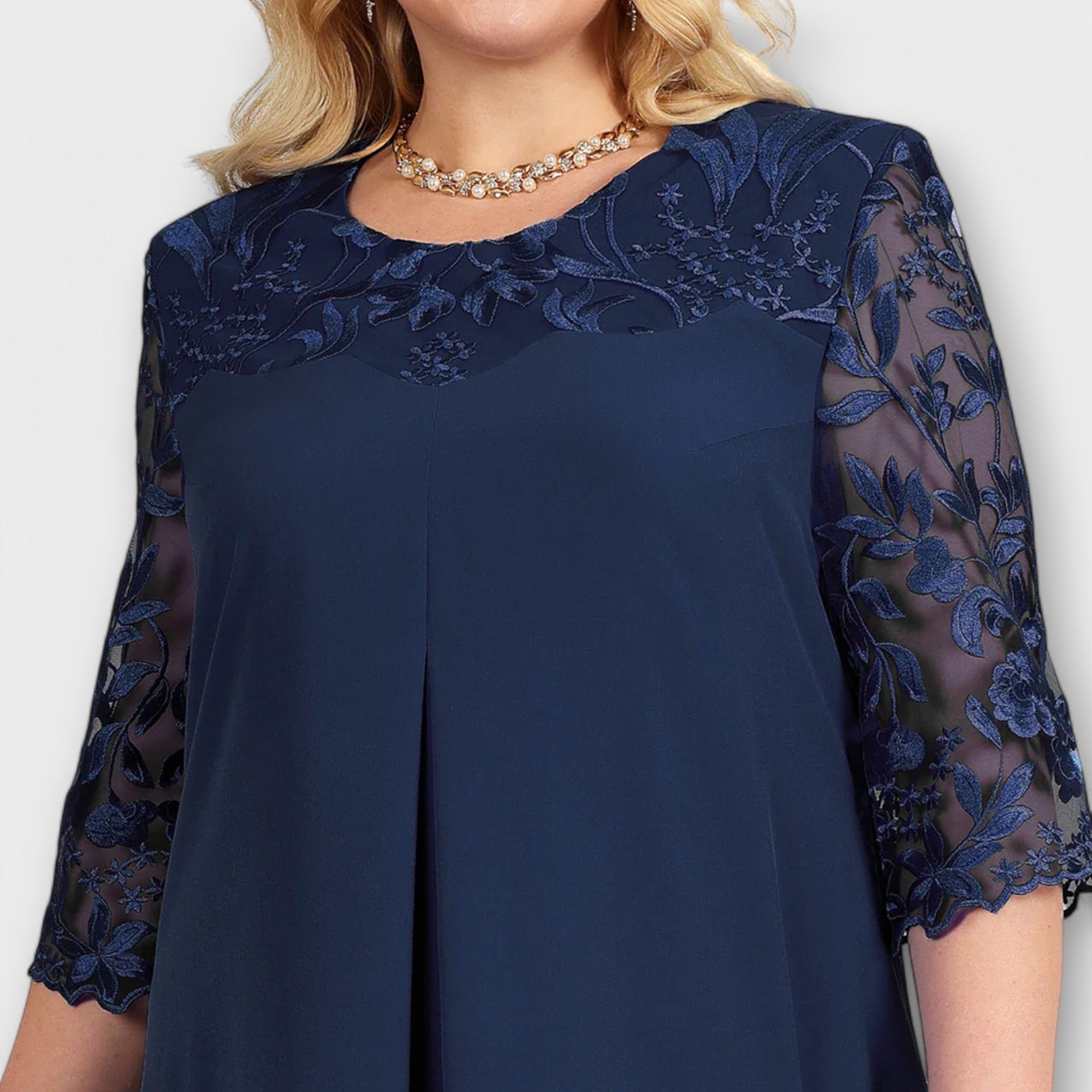 Oversizowa haftowana sukienka bankietowa