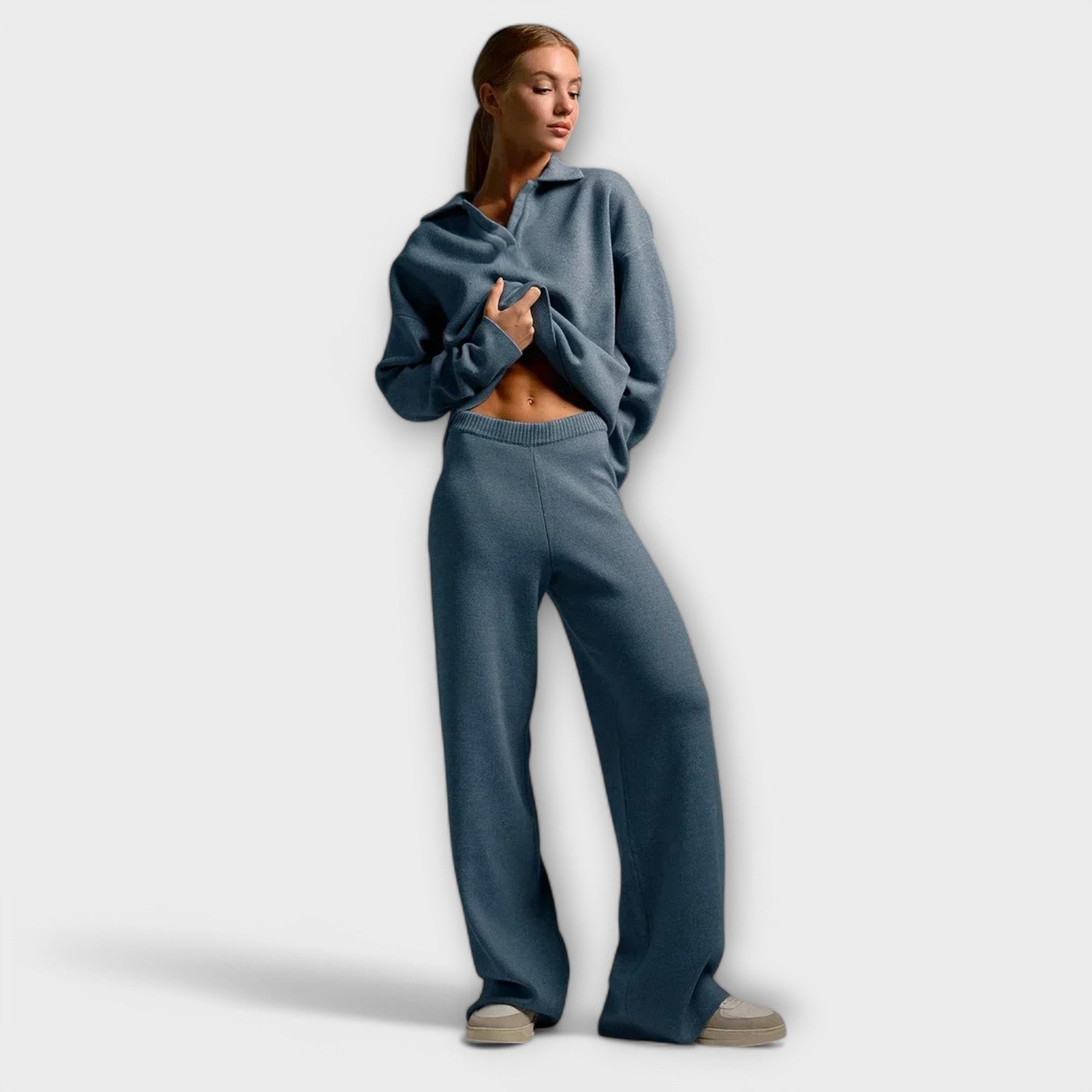 Damski komplet dzianinowy z szerokimi spodniami i luźnym swetrem