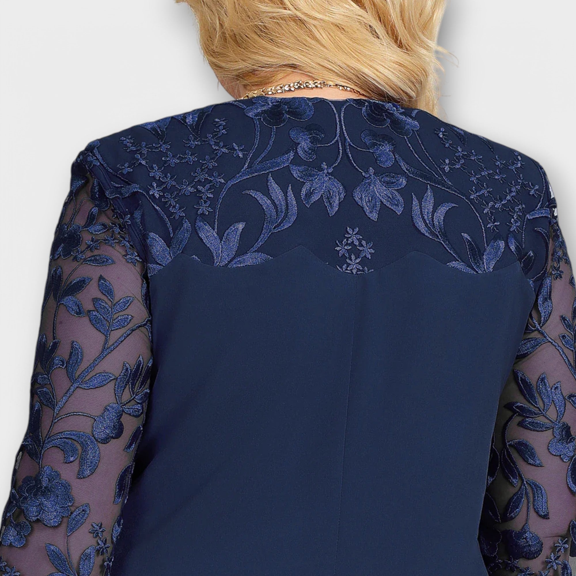 Oversizowa haftowana sukienka bankietowa