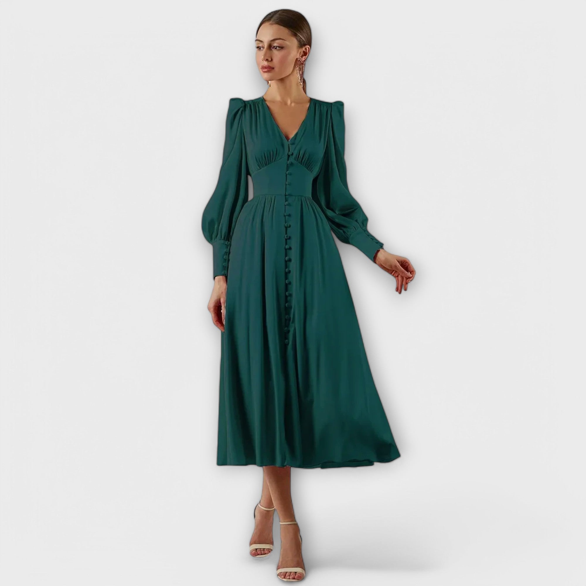 Długa satynowa sukienka z bufiastymi rękawami