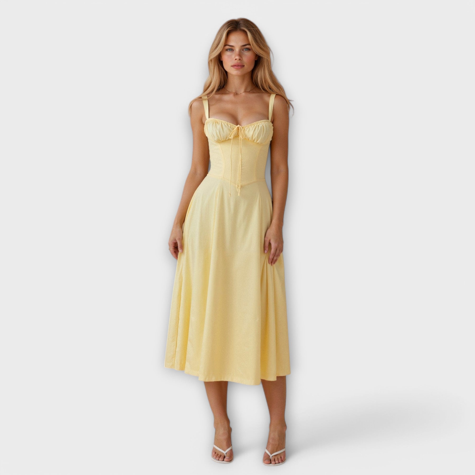 Damska sukienka z dekoltem w serek. Elegancka letnia sukienka